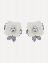 Oscar de la Renta Pearl Blossom Clip-On Earrings