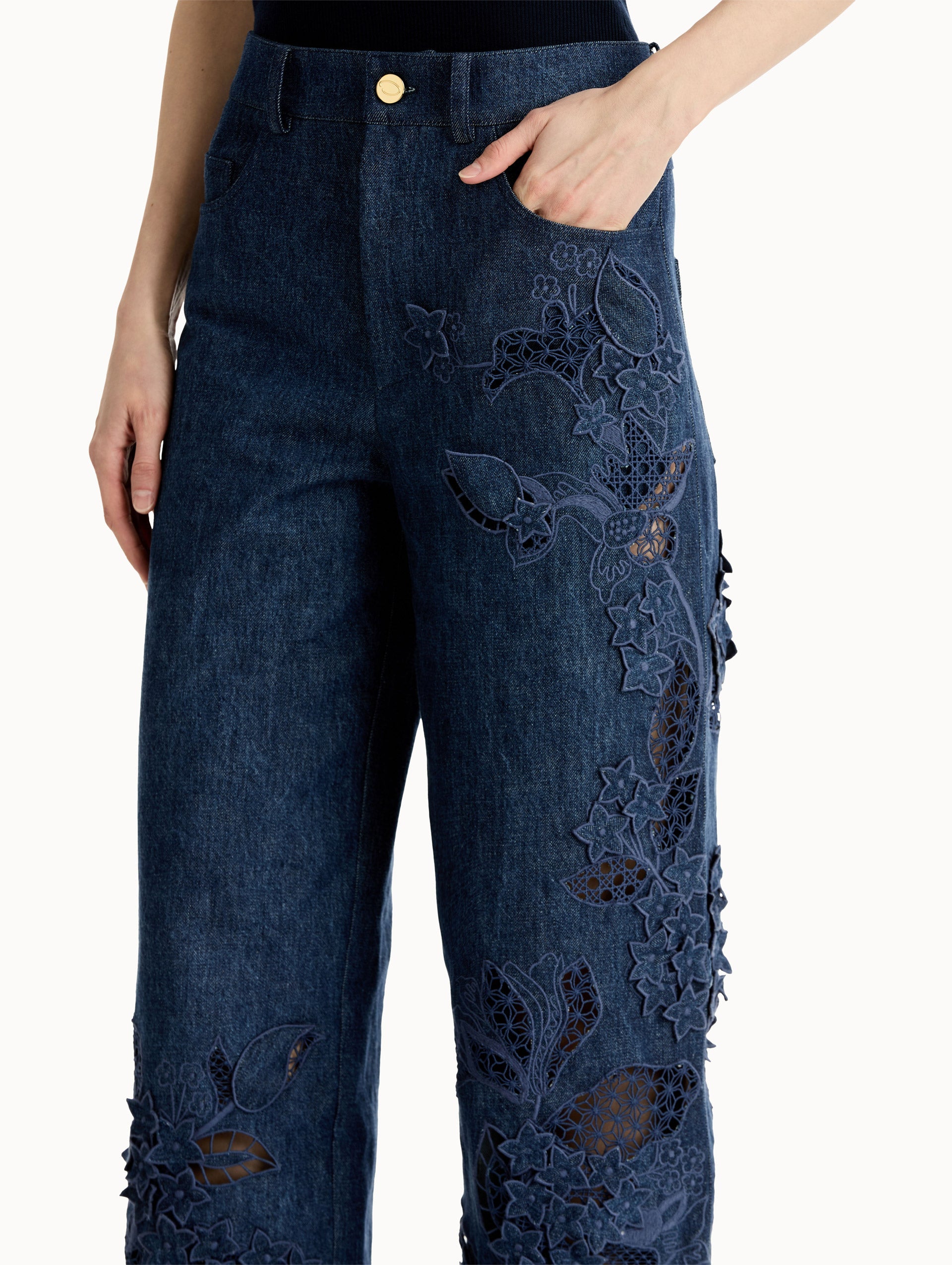 Oscar de la Renta Porcelain Flower Cutout Denim Pant
