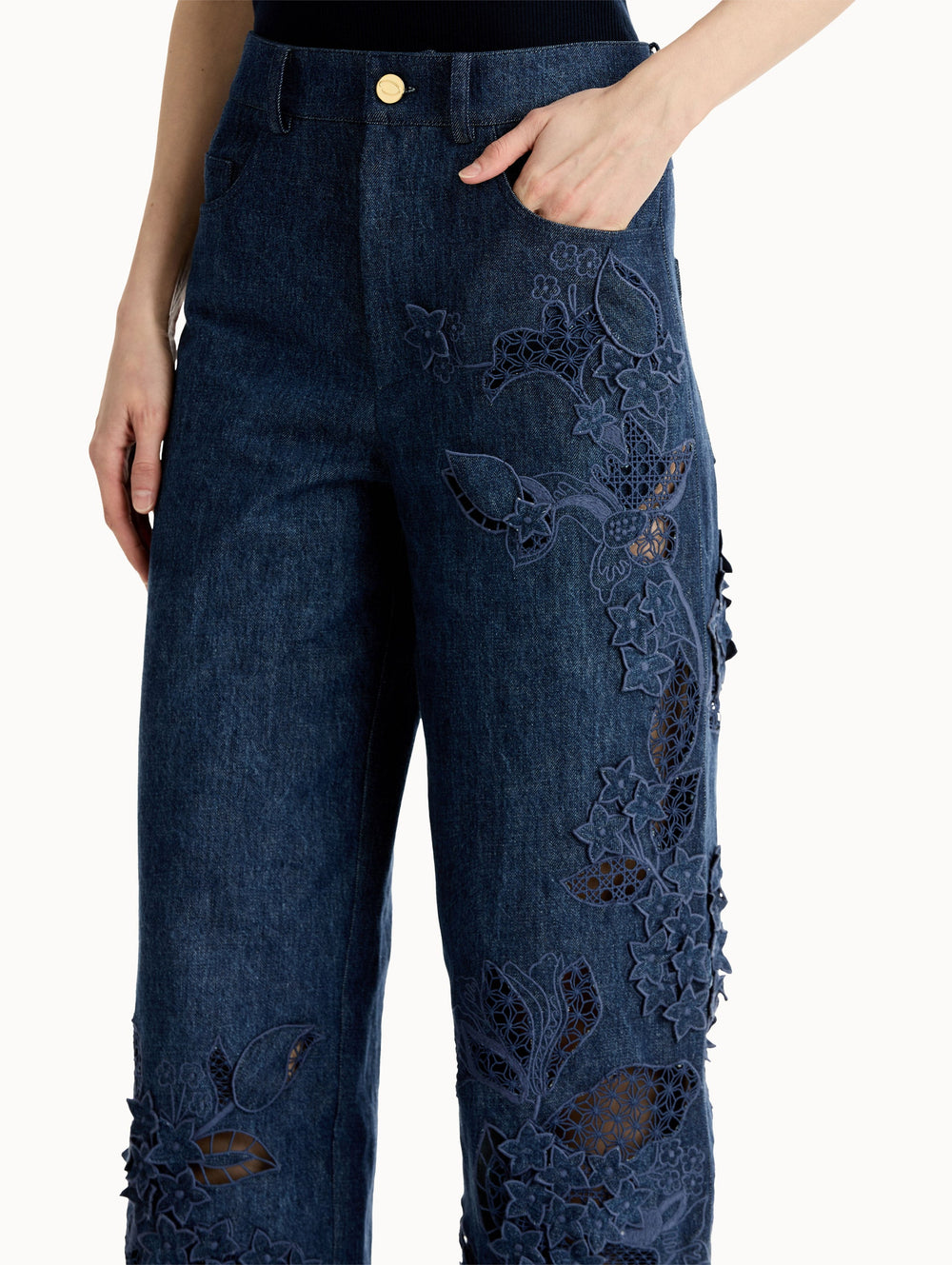 Oscar de la Renta Porcelain Flower Cutout Denim Pant