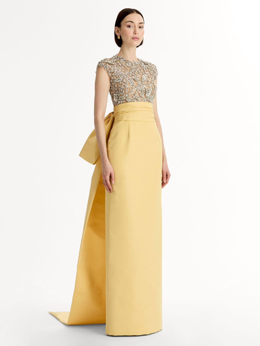 Oscar de la Renta Porcelain Flower Embroidered Short-Sleeve Gown