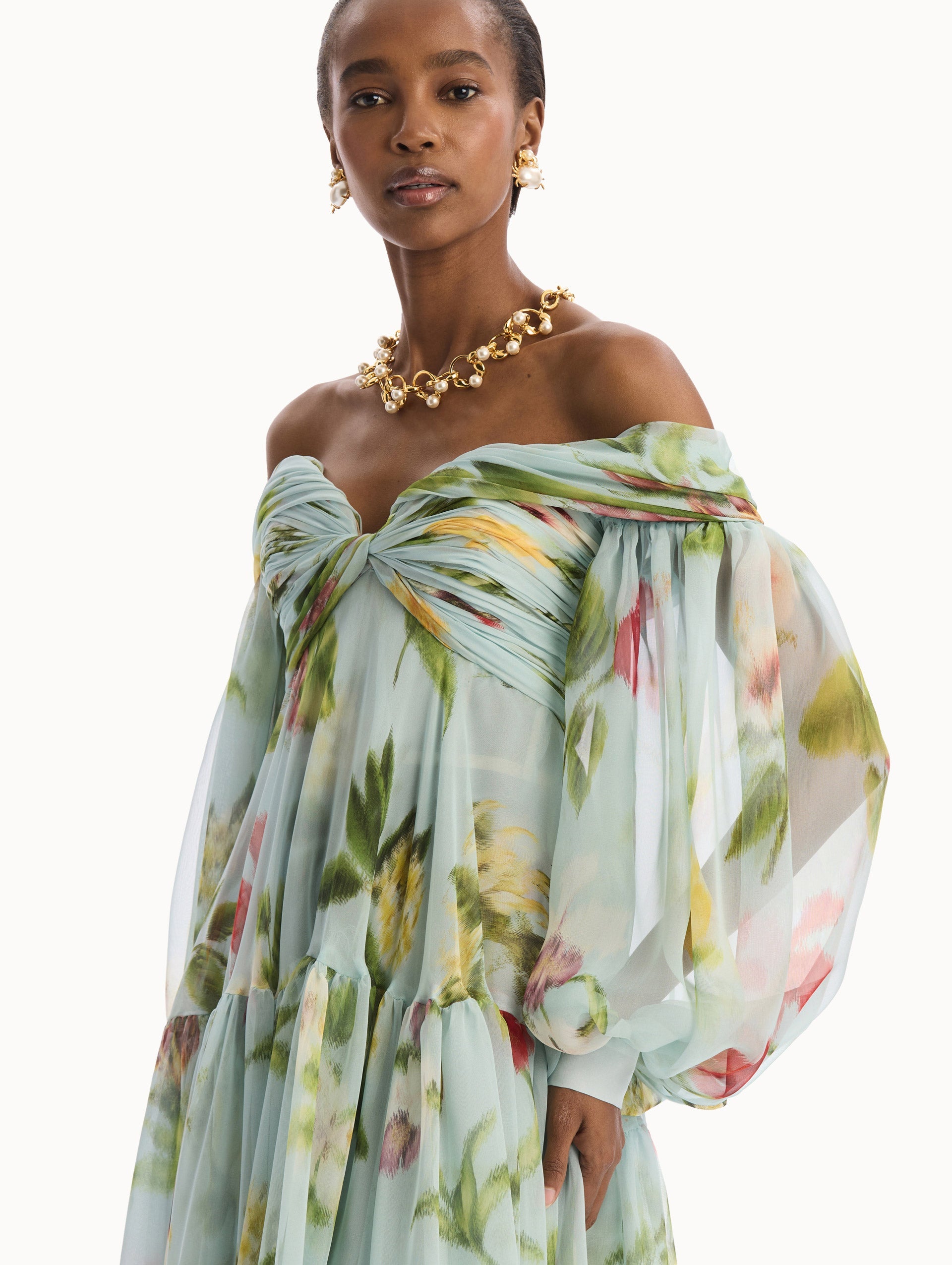 Oscar de la Renta Chiné Dominican Mixed-Floral Chiffon Sweetheart Gown