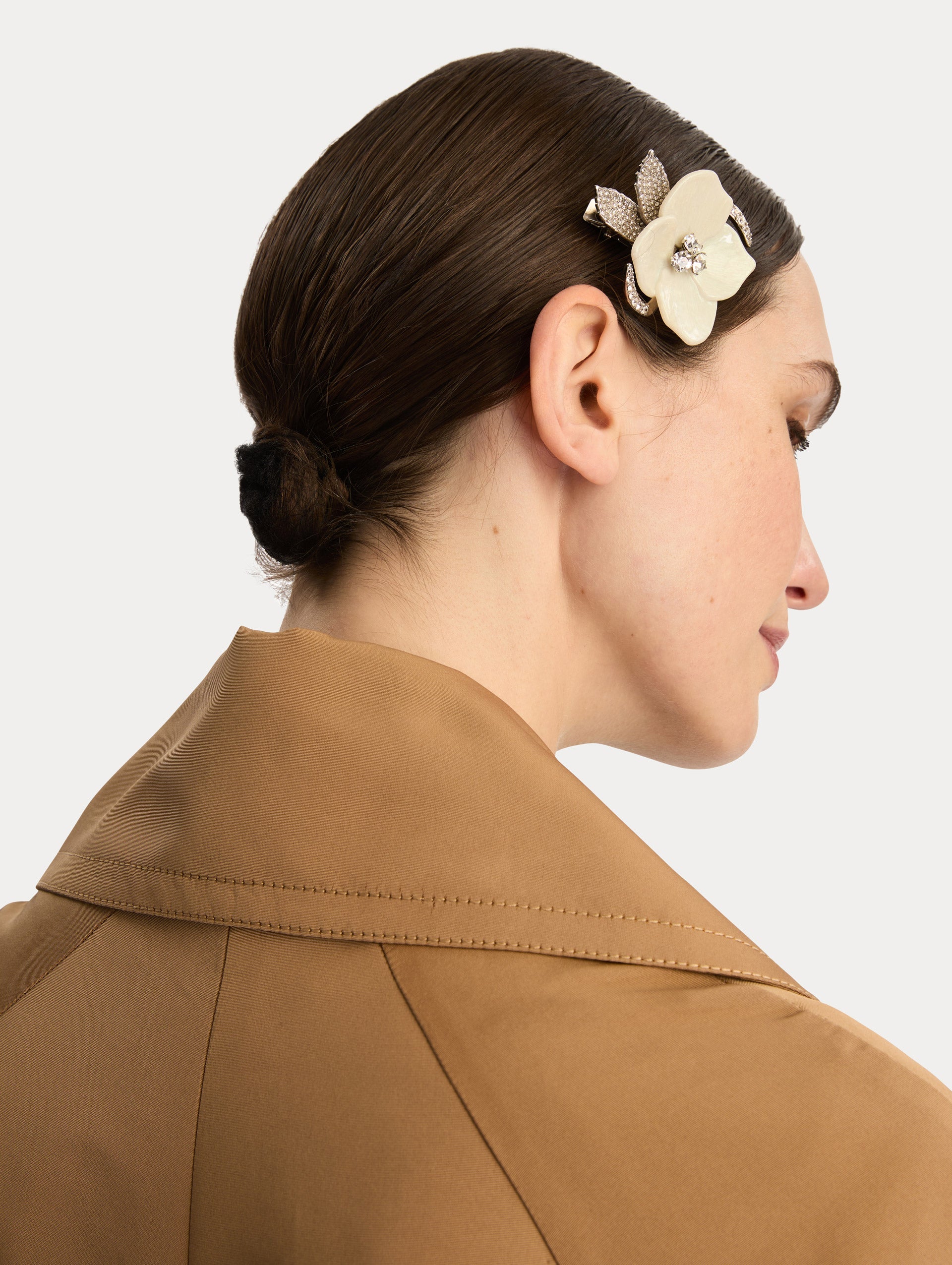 Oscar de la Renta Pearl Blossom Hair Clip