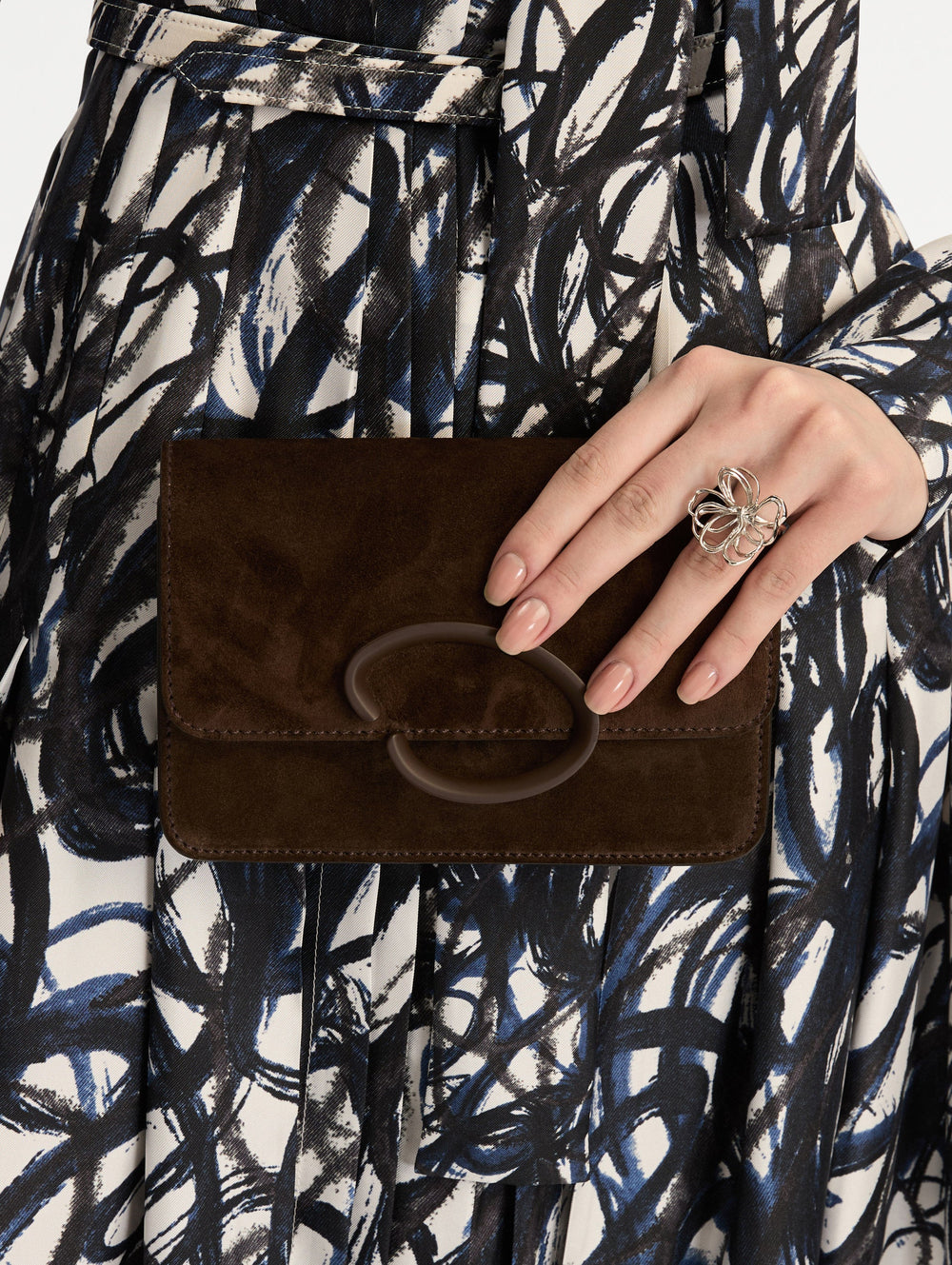 Oscar de la Renta O Pochette in Suede
