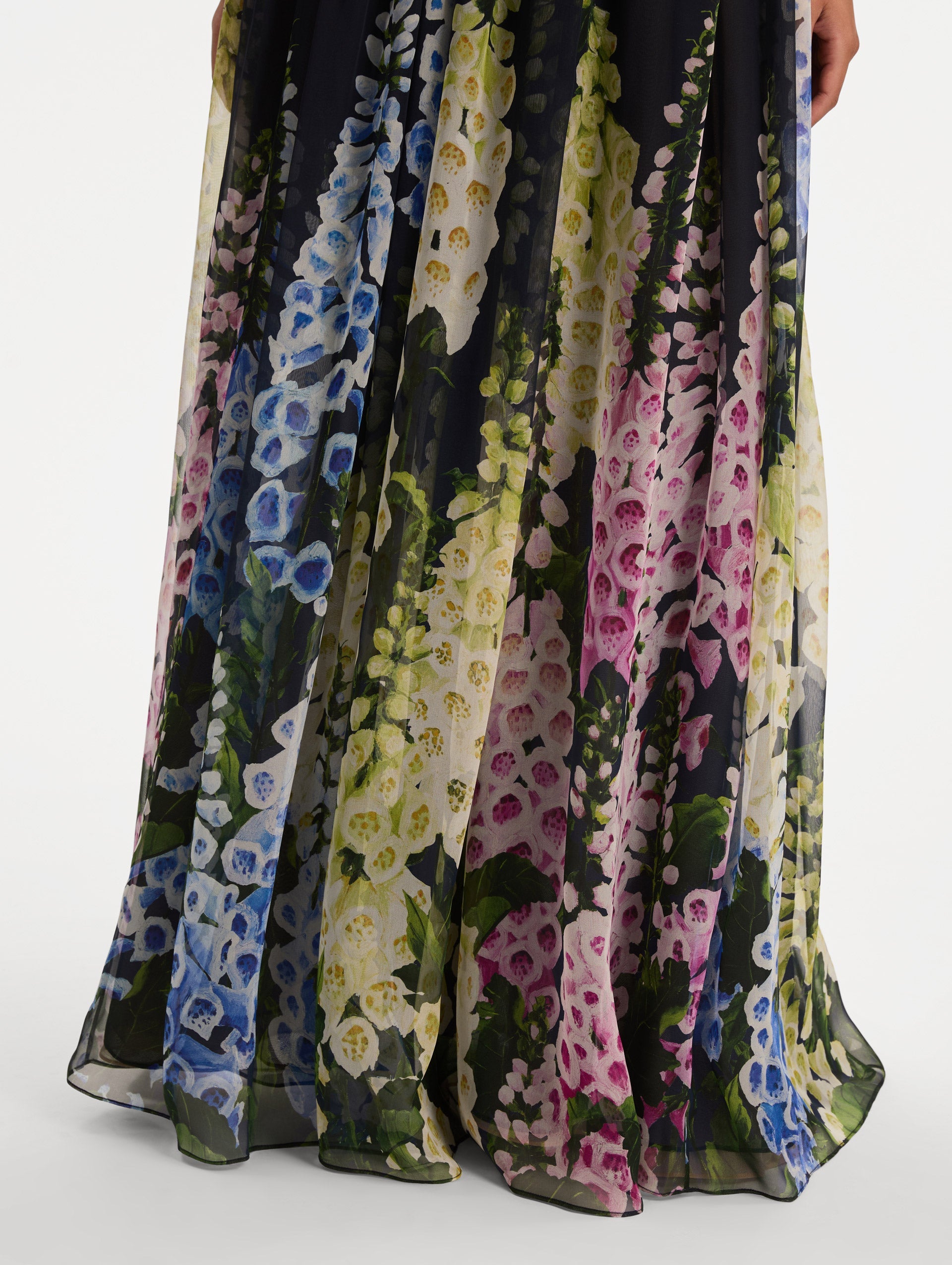 Oscar de la Renta Degradé Foxglove Chiffon Gown