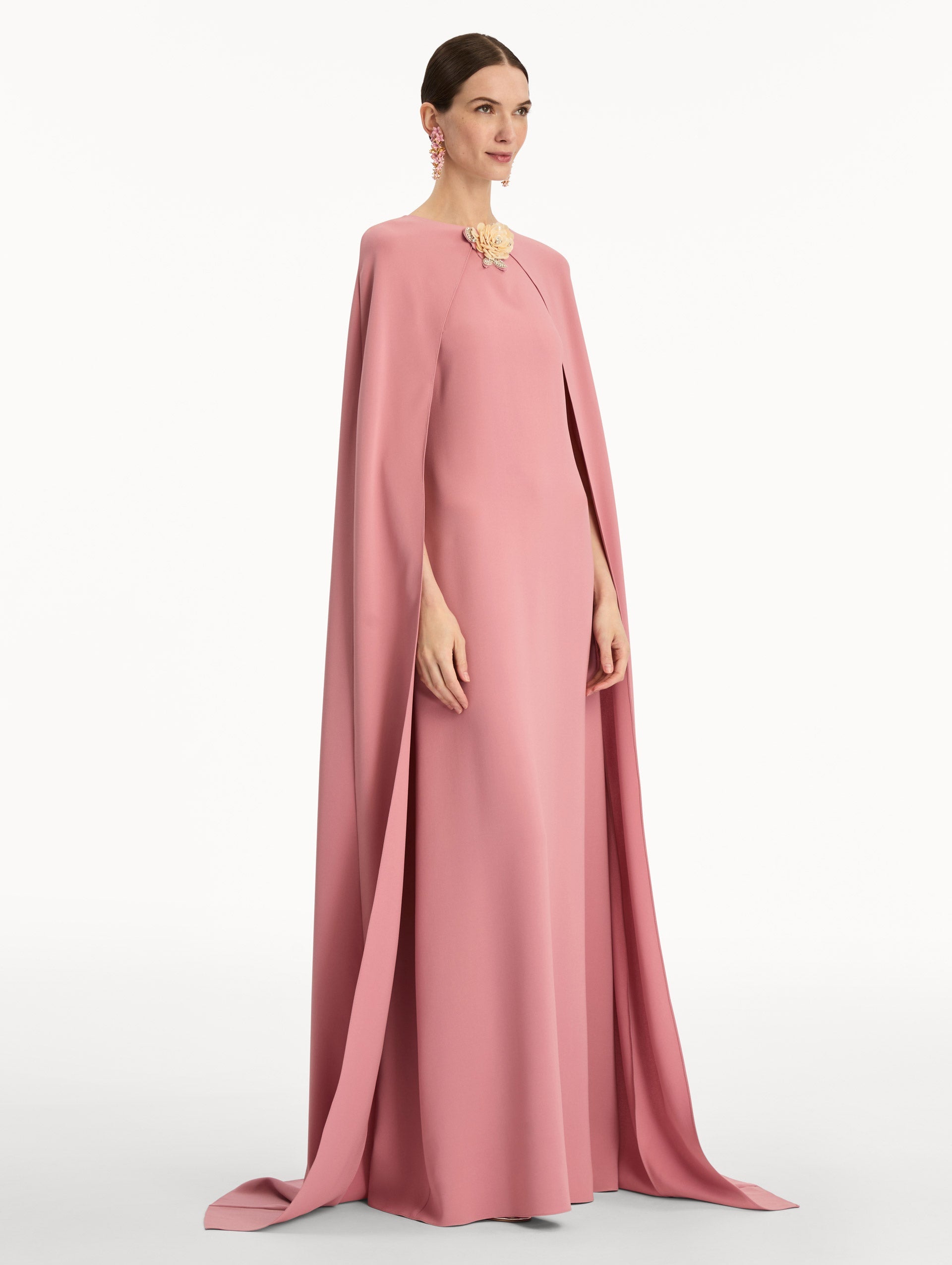 Oscar de la Renta Brooch Embroidered Cape-Back Caftan