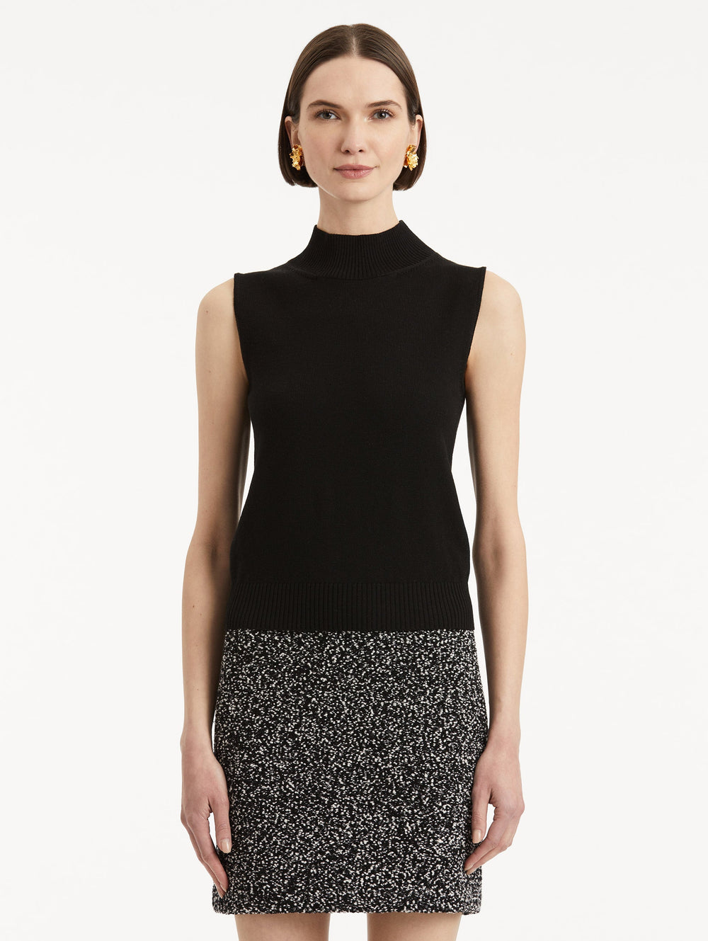 Oscar de la Renta Sleeveless Mock Neck Ribbed Pullover