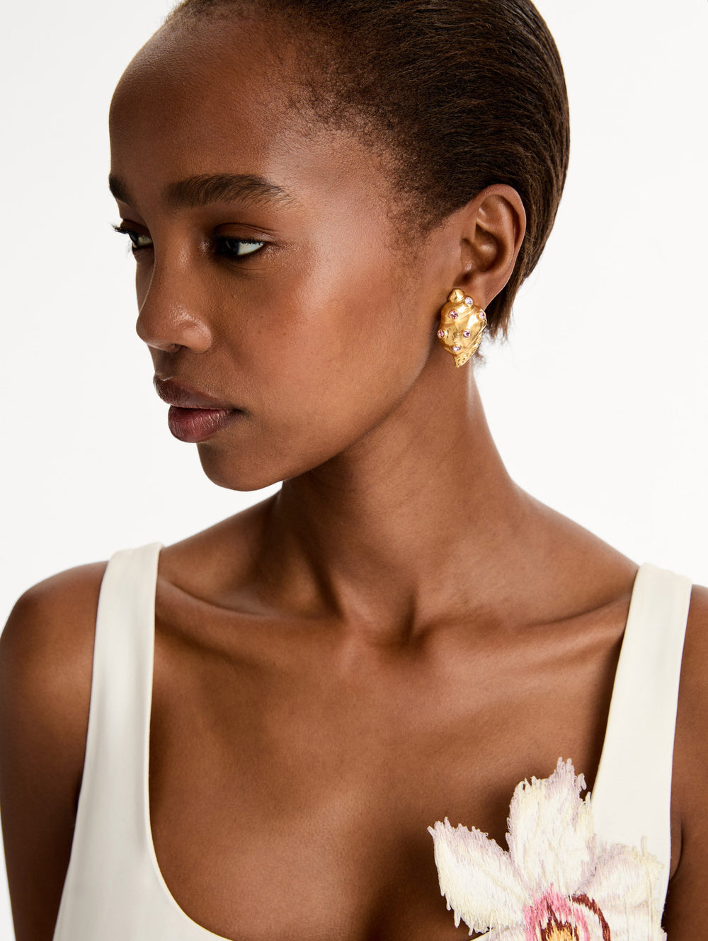 Oscar de la Renta Seashell Earrings