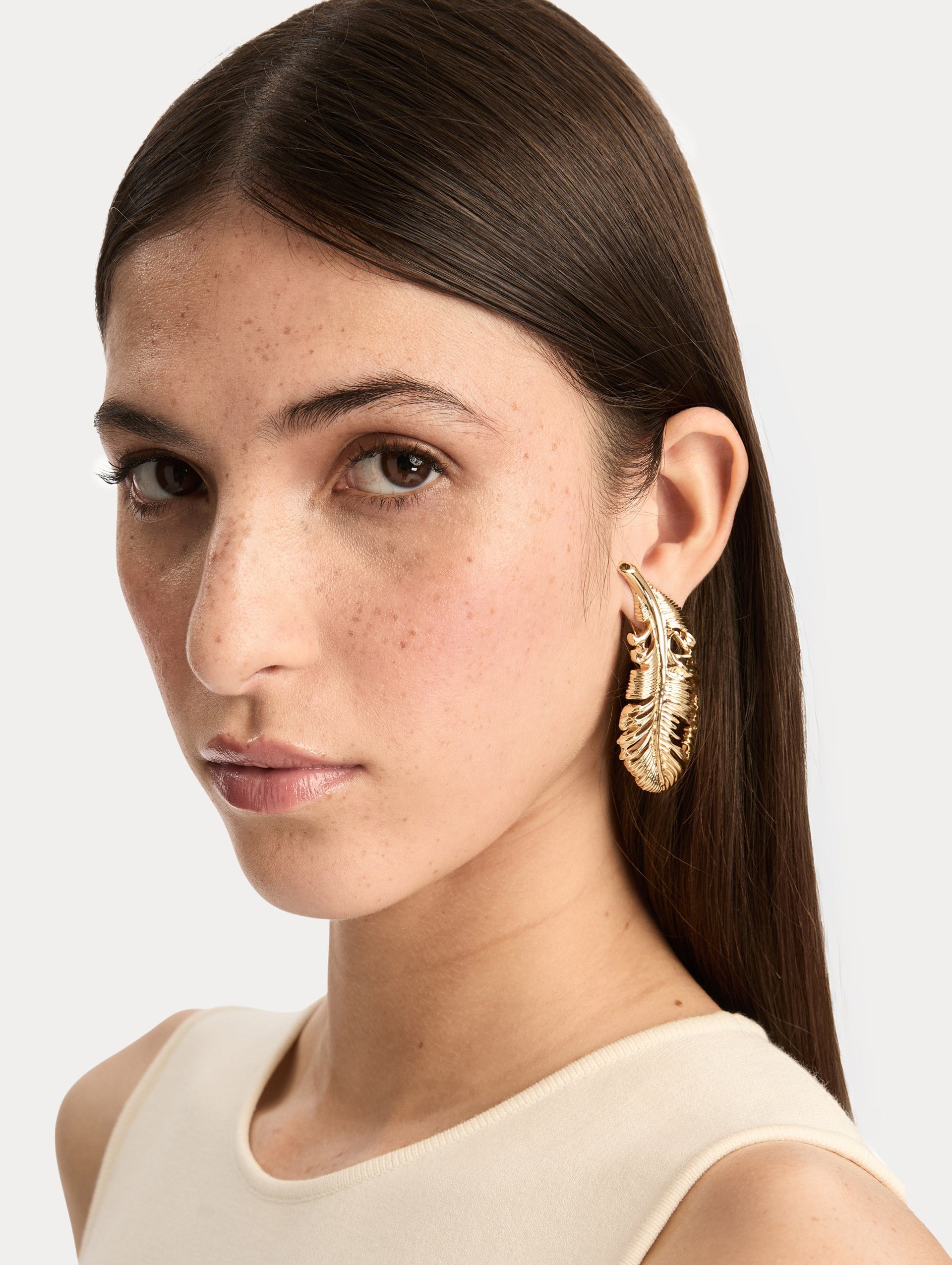Oscar de la Renta Feather Clip-On Earrings